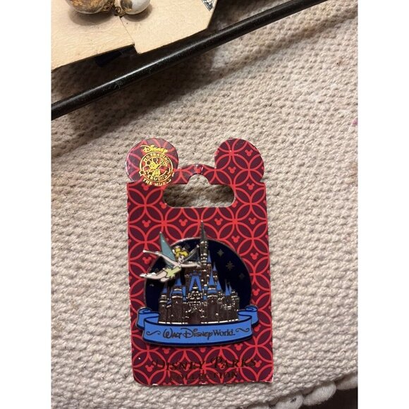WDW DISNEY 2009 Tinker Bell with Cinderella's Castle PIN New on Card - Picture 3 of 5